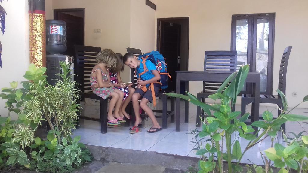La Bella Guest House เปมูเตรัน ภายนอก รูปภาพ