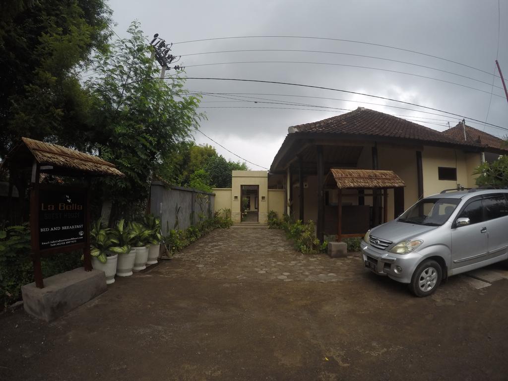La Bella Guest House เปมูเตรัน ภายนอก รูปภาพ