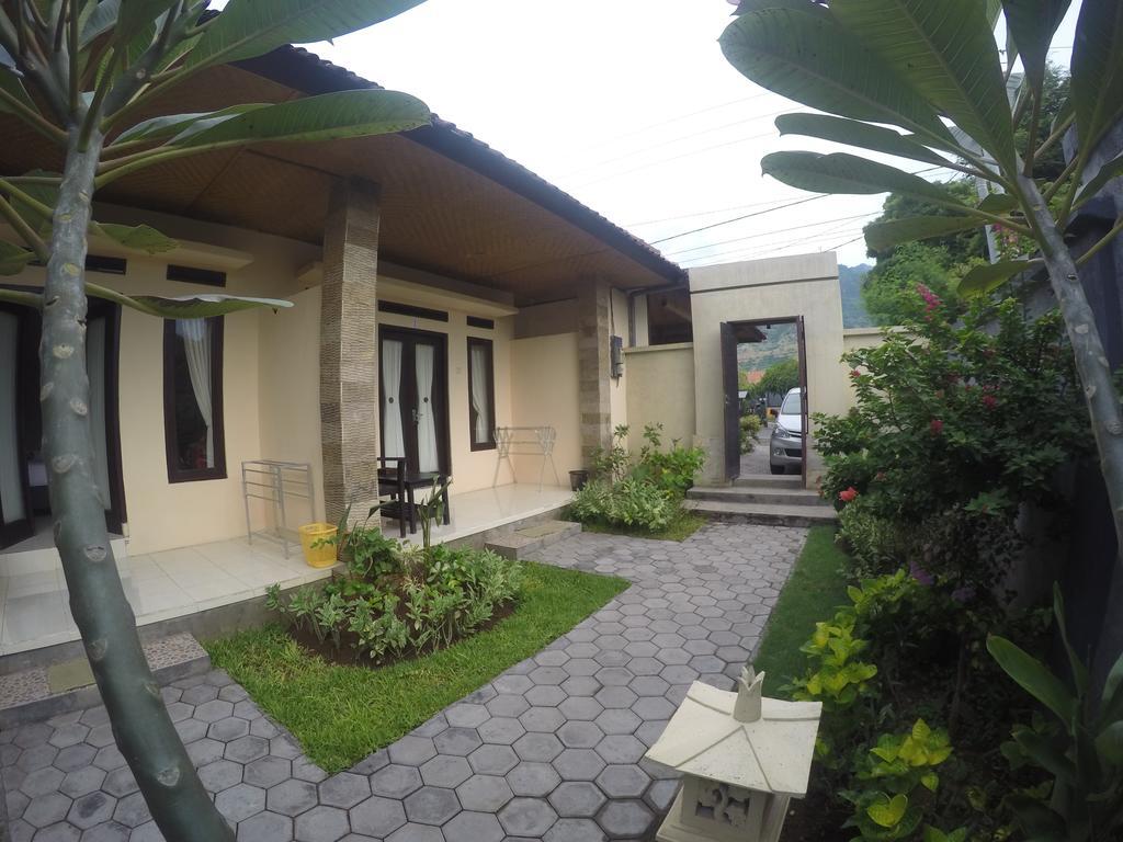 La Bella Guest House เปมูเตรัน ภายนอก รูปภาพ
