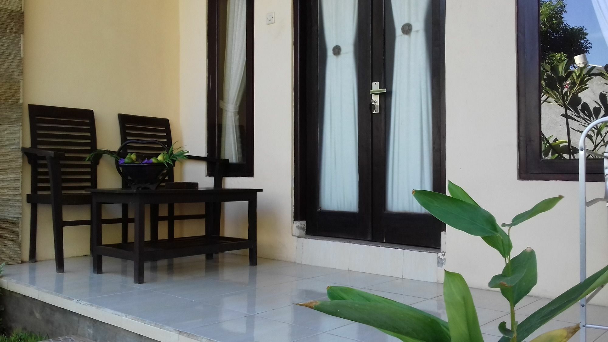 La Bella Guest House เปมูเตรัน ภายนอก รูปภาพ