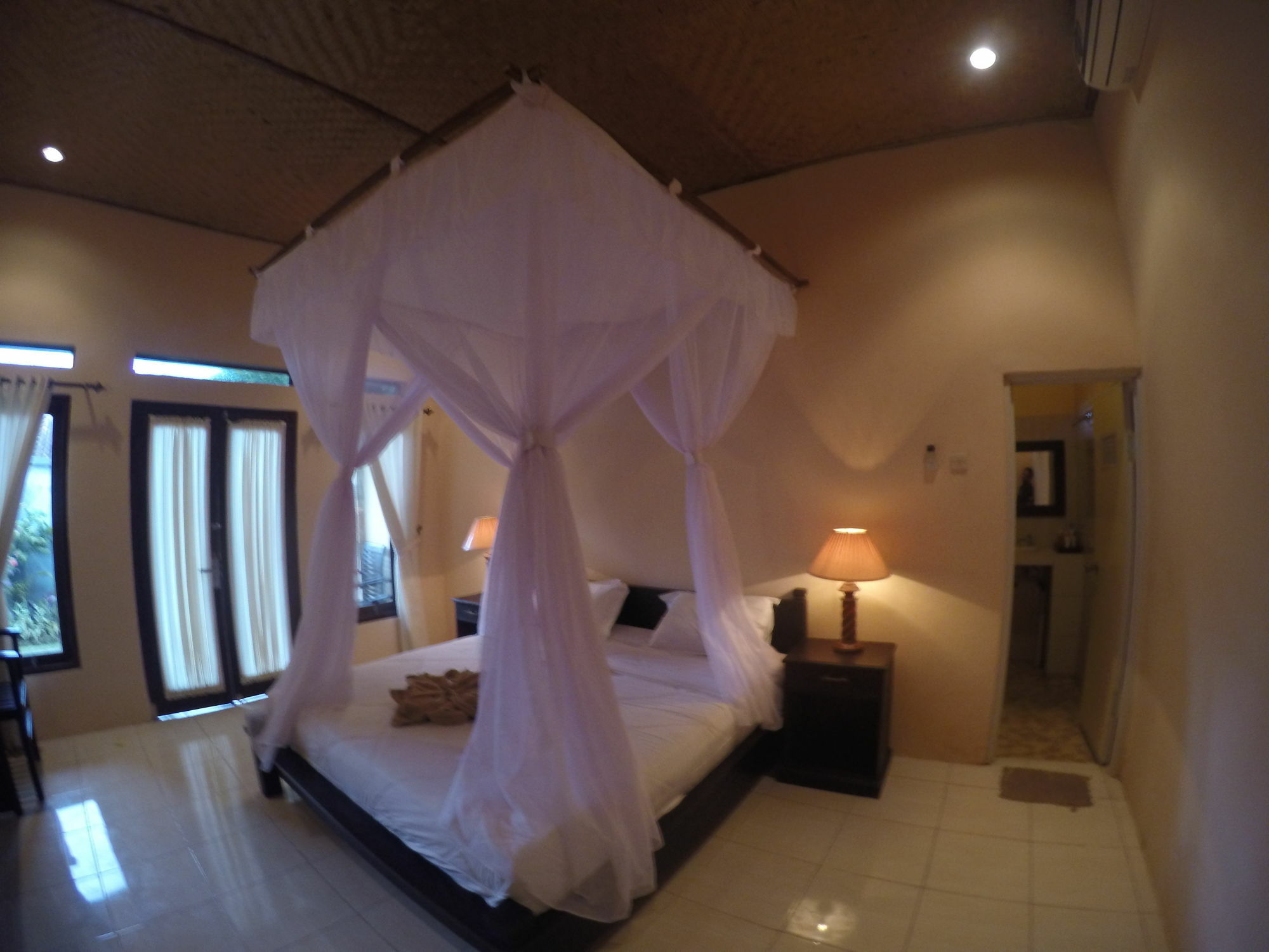La Bella Guest House เปมูเตรัน ภายนอก รูปภาพ