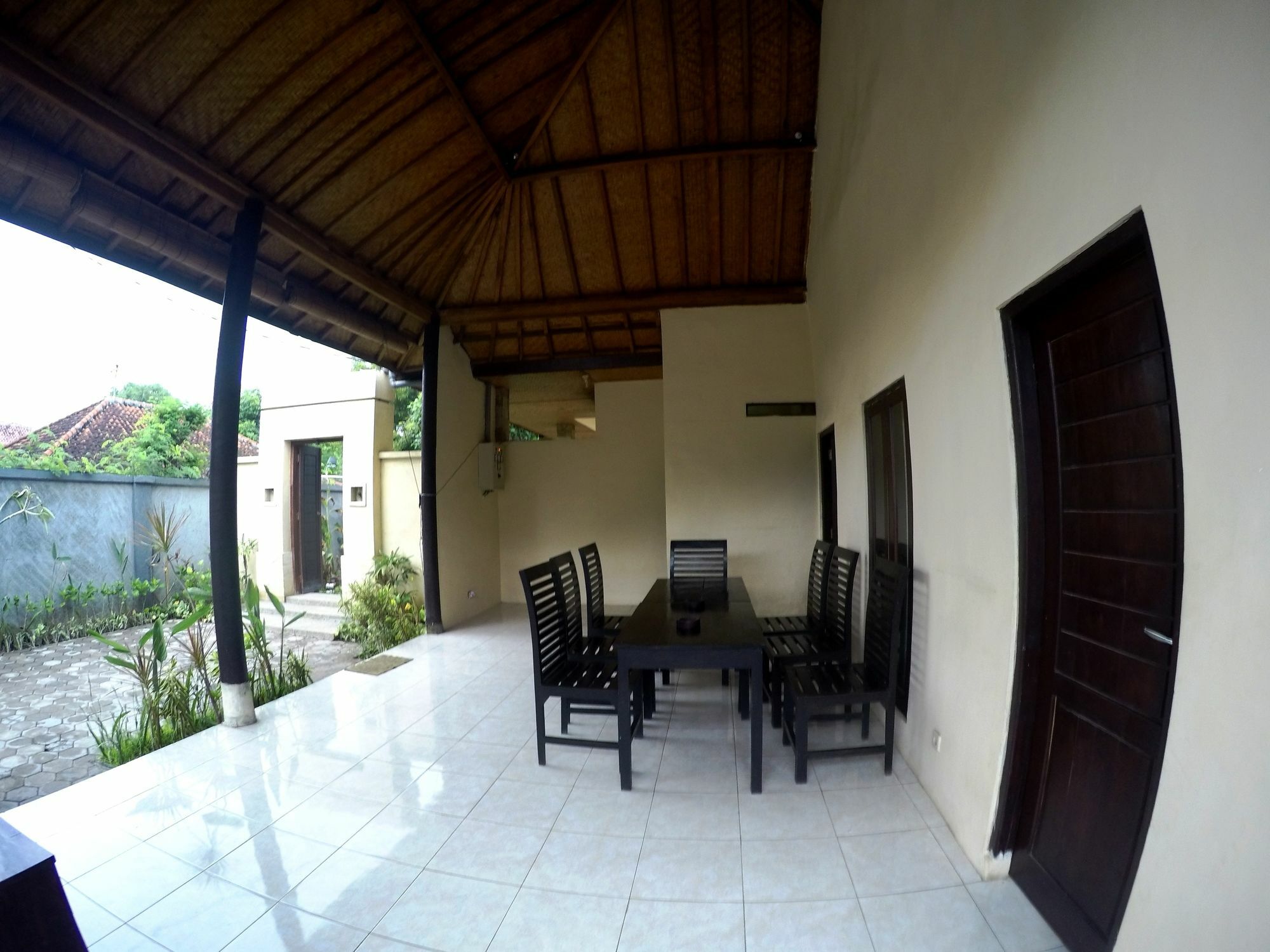 La Bella Guest House เปมูเตรัน ภายนอก รูปภาพ